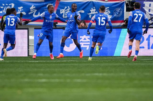 1739970558451048216.jpg (体育)(5)足球——足协超级杯:上海申花夺冠XxjpseC007125_20250208_PEPFN0A001.jpg